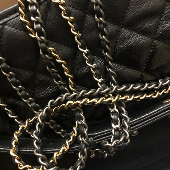 Chanel Gabrielle medium goatskin - Picture 9 of 11